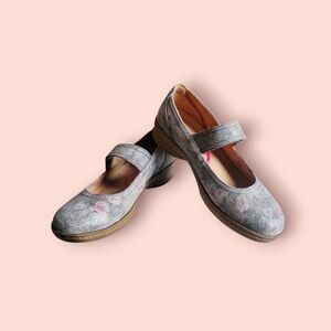 Women's Gray Mary Jane Shoes